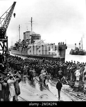 HMS 'Exeter' arrivant à Plymouth, seconde Guerre mondiale 1940 Banque D'Images