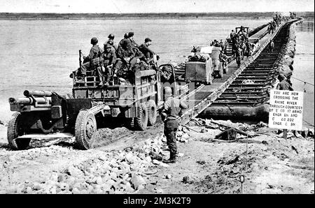 Troupes américaines traversant le Rhin, seconde Guerre mondiale, 1945 Banque D'Images