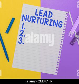 Légende de texte présentant le lead nuring. Concept signification méthode de construction d'une relation avec des clients potentiels Banque D'Images