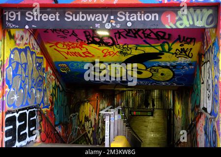 L'entrée du tunnel de la station de métro 191 Street pour la ligne 1 à Washington Heights.Manhattan.New York City.USA Banque D'Images