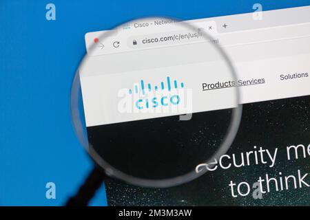Ostersund, Suède - 28 octobre 2022 : site Web Cisco sur écran d'ordinateur. Cisco iis une technologie de communication numérique multinationale américaine cong Banque D'Images