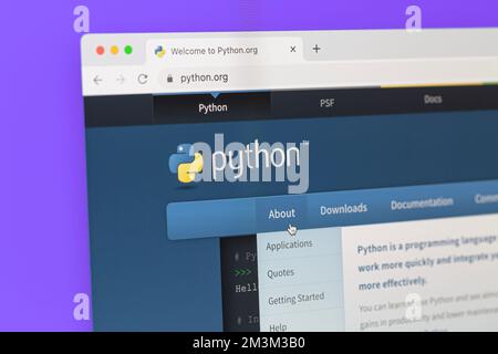 Ostersund, Suède - 28 octobre 2022 : site Web Python sur écran d'ordinateur. Python est un langage de programmation de haut niveau, interprété et général. Banque D'Images