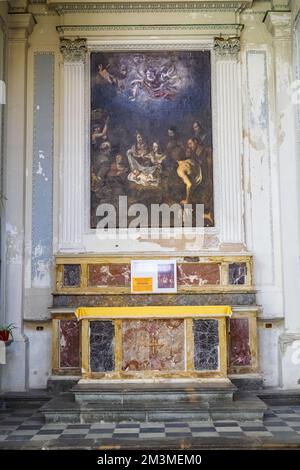 Chapelle de Sant'Antonio di Padova, autel dédié à Sant'Antonio di Padova. Sur l'autel, la peinture représentant la Vierge et l'enfant avec Saint Anthony de Padoue, la peinture sur toile de Giuseppe Felice du 17th siècle à la cathédrale San Lorenzo de Trapani - Sicile, Italie Banque D'Images