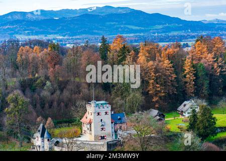 Vue aérienne de la campagne autour de Salzbourg depuis les murs de la forteresse de Hohensalzburg, Autriche Banque D'Images