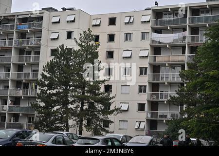 Vue générale du bâtiment après un incendie dans un immeuble d'appartements qui cause 10 décès à Vaulx en Velin, France sur 16 décembre 2022. Photo de Julien Reynaud/APS-Medias/ABACAPRESS.COM crédit: Abaca Press/Alay Live News Banque D'Images