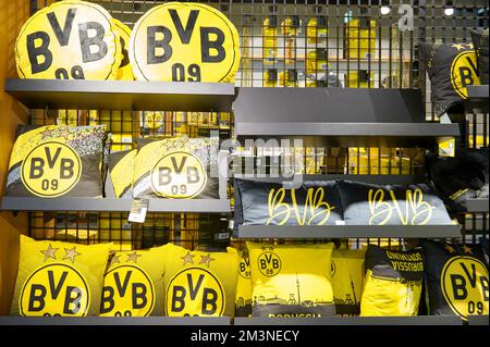 Visite de la boutique de fans du FC Borussia Dortmund Banque D'Images