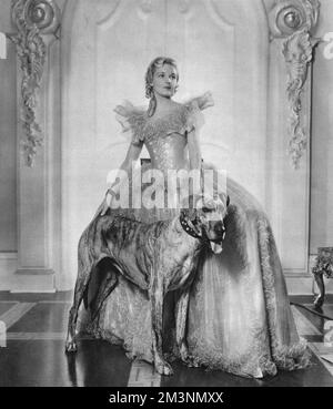 Edith Madeleine Carroll (1906 - 1987), actrice britannique née et star des trente-neuf marches, photographiée dans le rôle principal de la reine Caroline Matilda, sœur malheureuse du roi George III dans le film de Toeplitz, « le dictateur ». Date: 1934 Banque D'Images