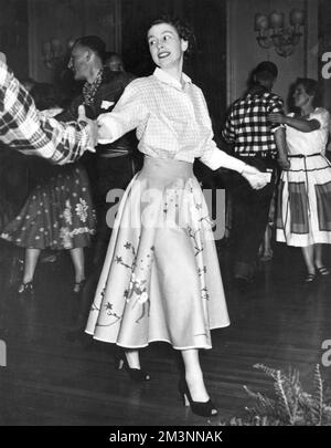 La princesse Elizabeth danse pendant la tournée royale du Canada 1951 Banque D'Images