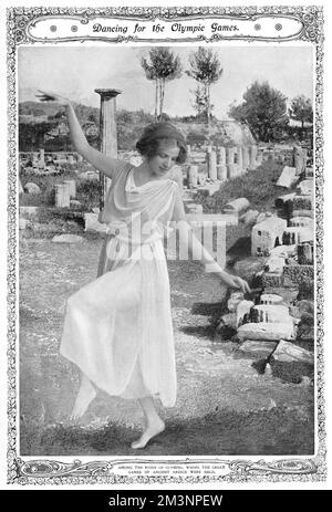 Mlle Maud Allan dans les ruines d'Olympia Banque D'Images