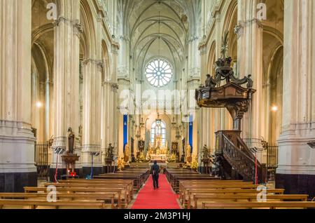 Intérieur de l'église paroissiale romaine de Sainte Catherine à Bruxelles (quartier Sainte-Catherine) - Belgique, Europe Banque D'Images