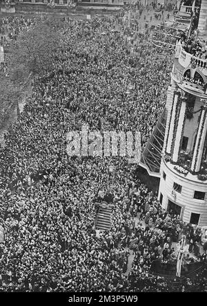 Foules à Trafalgar Square, 1937 Coronation Banque D'Images