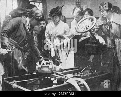 Femmes dans une classe de mécanique automobile, WW1 Banque D'Images