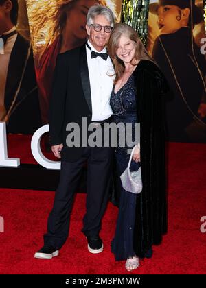 LOS ANGELES, CALIFORNIE, États-Unis - DÉCEMBRE 15 : Eric Roberts et Eliza Roberts arrivent à la première projection mondiale de Paramount Pictures 'Babylon' qui s'est tenue à l'Academy Museum of Motion Pictures sur 15 décembre 2022 à Los Angeles, Californie, États-Unis. (Photo de Xavier Collin/image Press Agency) Banque D'Images