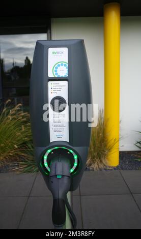 Hardenberg, pays-Bas - novembre 6 2022 point de charge pour les voitures électriques d'Evbox aux pays-Bas Banque D'Images