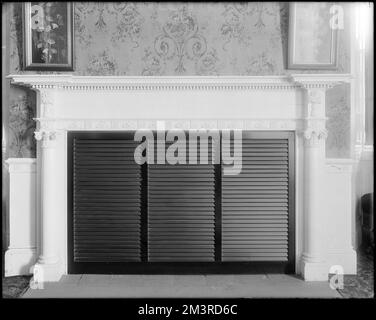 Salem, 180 Derby Street, détail intérieur, mantel, maison Benjamin W. Crowninsheld , Maisons, intérieurs, Mantels, volets, Crowninshield, Benjamin Williams, 1772-1851. Collection de négatifs sur plaque de verre de Frank cousins Banque D'Images