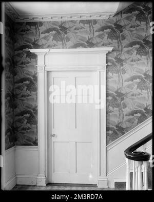 Salem, 180 Derby Street, intérieur, porte et papier peint, maison Benjamin W. Crowninsheld, 1810 , Maisons, intérieurs, portes et embrasures, Fonds d'écran, Crowninshield, Benjamin Williams, 1772-1851. Collection de négatifs sur plaque de verre de Frank cousins Banque D'Images
