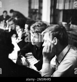 Le dialogue en Allemagne a été la devise d'une conférence des associations de jeunes de l'est et de l'Ouest en juin 1966 à la mairie d'Oberhausen Banque D'Images