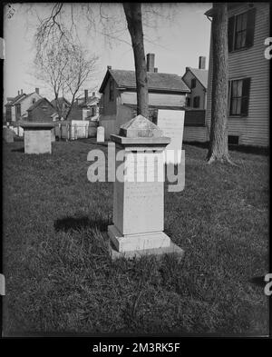 Salem, Broad Street, Broad Street Cemetery, 1655, tombeau de Samuel Curwen, 1773, cimetières, tombes et monuments sépulchrés, Curwen, Samuel, 1715-1802. Collection de négatifs sur plaque de verre de Frank cousins Banque D'Images