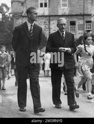 Le duc d'Édimbourg visite Gordonstoun Banque D'Images