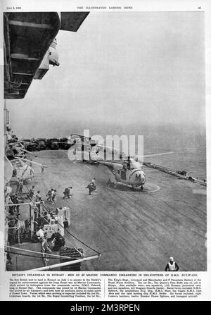 Le fer de lance de la Grande-Bretagne au Koweït - des hommes de 42 Marine Commando embarquant dans des hélicoptères de H.M.S. Le rempart débarque au Koweït en juillet 1961 à l'appui de la demande de renforcement du cheik contre la menace iraquienne posée par le général Kassem. Date: 1961 Banque D'Images