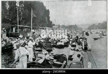 Rivière bondée pendant la Henley Regatta 1905 Banque D'Images