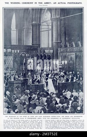 Mariage du duc de York (plus tard George VI) et de Lady Elizabeth Bowes-Lyon à l'abbaye de Westminster, Londres. La mariée et l'époux au chœur rails, archevêque de Canterbury officiant. Banque D'Images