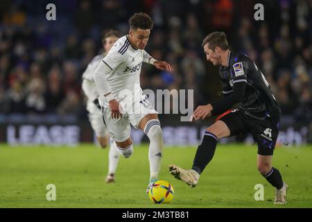 Leeds, Royaume-Uni. 16th décembre 2022. Rodrigo Moreno #19 de Leeds United est abordé par Jon Pacheco #20 de Real Sociedad pendant le match amical de mi-saison Leeds United contre Real Sociedad à Elland Road, Leeds, Royaume-Uni, 16th décembre 2022 (photo par James Heaton/News Images) à Leeds, Royaume-Uni le 12/16/2022. (Photo de James Heaton/News Images/Sipa USA) crédit: SIPA USA/Alay Live News Banque D'Images