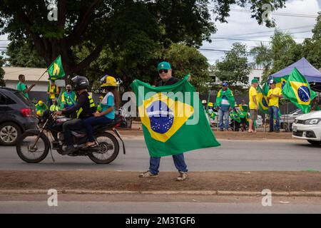 Les partisans du président Bolsonaro font un coup d'État dans la ville de Goiânia, VA. Appelant à une intervention fédérale contre les élections démocratiques de Lula Banque D'Images