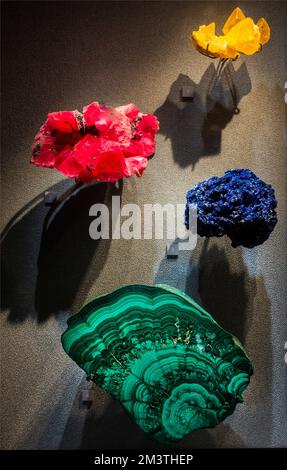 Hall des pierres précieuses dans le musée américain d'histoire naturelle de Manhattan, New York Banque D'Images