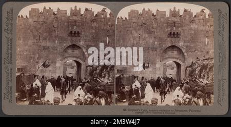 St. Stephen's Gate, entrée est de Jérusalem, Palestine, portes, ville et vie urbaine, foules Edgar Sutton Dorr Photograph Collection Banque D'Images