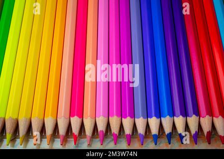 Belle rangée de crayons de couleur Banque D'Images