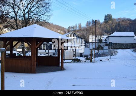 Village centre de Virneburg en hiver Banque D'Images