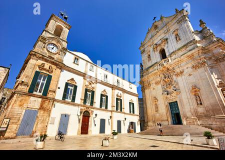 Pouilles Italie. Martina Franca. Piazza Plebiscito et la cathédrale. Basilique S. Martino Banque D'Images