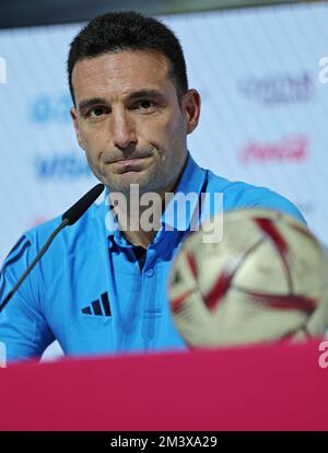 Doha, Qatar. 17th décembre 2022. Coach Lionel Scaloni d'Argentine, lors d'une conférence de presse au Qatar Convention Center, ce samedi, le 17th. L'équipe se prépare à affronter la France lors de la finale de la coupe du monde de la FIFA, Qatar 2022. 30761 (Heuler Andrey/SPP) crédit: SPP Sport presse photo. /Alamy Live News Banque D'Images