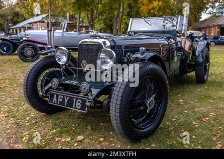 1934 Alvis Silver Eagle Special ‘AFY 16’ exposé au Scramble d’octobre qui s’est tenu au Bicester Heritage Centre le 9th octobre 2022. Banque D'Images