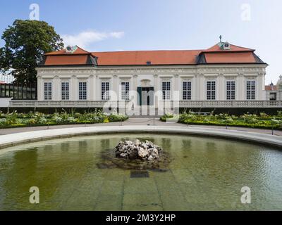 Orangerie et étang, Palais du Belvédère inférieur, Vienne, Autriche, Europe Banque D'Images