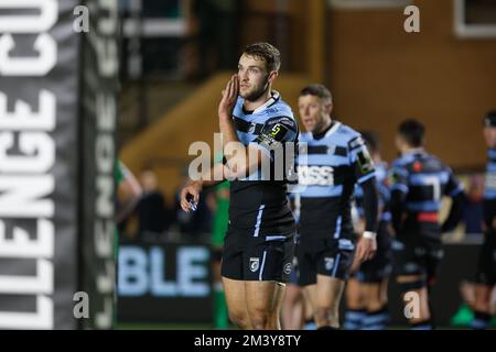 Newcastle, Royaume-Uni. 17th décembre 2022. Max Llewellyn de Cardiff Rugby se lance lors du match de la coupe européenne de rugby à XV entre Newcastle Falcons et Cardiff Blues à Kingston Park, Newcastle, le samedi 17th décembre 2022. (Credit: Chris Lishman | MI News) Credit: MI News & Sport /Alay Live News Banque D'Images