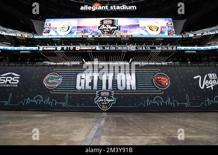 Las Vegas, Nevada, États-Unis. 17th décembre 2022. Vue intérieure d'un tableau de bord avant le début du SRS distribution Las Vegas Bowl, avec les Florida Gators et les Oregon State Beavers au stade Allegiant de Las Vegas, Nevada. Christopher Trim/CSM/Alamy Live News Banque D'Images