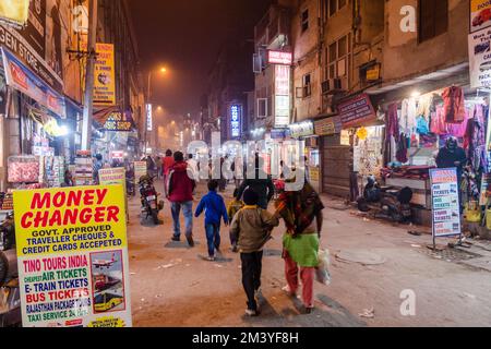 Paharganj, la banlieue urbaine opposit la gare de New Delhi, convertit de plus en plus dans un centre commercial Banque D'Images