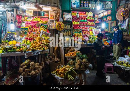 Nightmarket à Paharganj, la banlieue urbaine opte pour la gare de New Delhi Banque D'Images