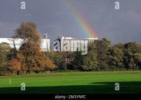 Fin de l'arc-en-ciel près de Blackweir, Cardiff, prise 2022. Banque D'Images