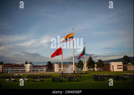 Bogota, Colombie. 17th décembre 2022. Une vue d'ensemble lors de la cérémonie de promotion des nouveaux généraux et des amiraux de la police et des forces militaires à l'école militaire José Maria Cordova à Bogota, en Colombie, sur 17 décembre 2022. Photo par: S. Barros/long Visual Press crédit: Long Visual Press/Alay Live News Banque D'Images