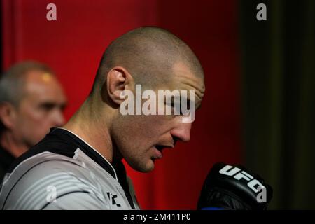 LAS VEGAS, NV - DÉCEMBRE 17 : Sean Strickland se prépare à combattre Jared Cannonier dans leur combat MiddlewEight lors de l'événement UFC Vegas 66 à UFC APEX sur 17 décembre 2022 à Las Vegas, Nevada, États-Unis. (Photo de Louis Grasse/PxImages) crédit: PX Images/Alamy Live News Banque D'Images