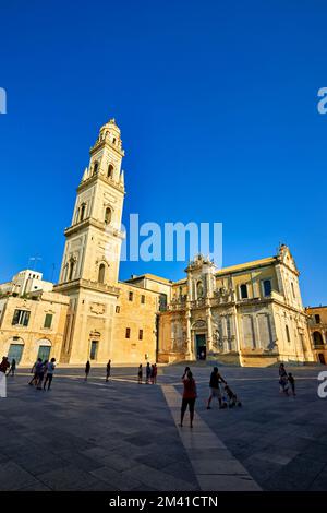 Apulia Puglia Salento Italie. Lecture. Cathédrale Maria Santissima Assunta et Saint Orontius Banque D'Images