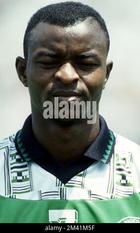 Foxborough, Vereinigte Staaten. 18th décembre 2022. Firo, 05.07.1994 Archive image, archive photo, archive, archive photos football, Football, COUPE DU MONDE 1994 USA Round de 16: Nigeria - Italie 1:2 après extension Finidi George, demi-figure, portrait Credit: dpa/Alay Live News Banque D'Images