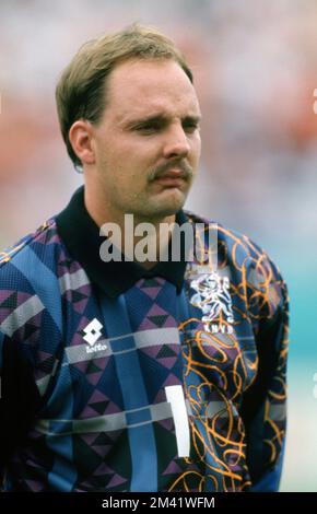 Orlando, Vereinigte Staaten. 18th décembre 2022. Firo, 04.07.1994 Archive image, archive photo, archive, archive photos football, Football, COUPE DU MONDE 1994 USA Round de 16: Pays-Bas, Hollande - Irlande 2:0 Ed de Goey, demi-figure, portrait Credit: dpa/Alay Live News Banque D'Images