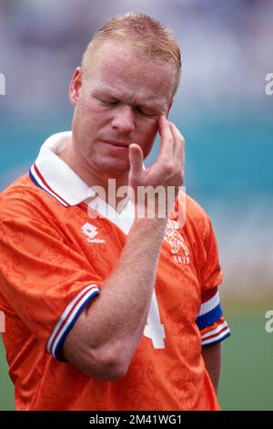 Orlando, Vereinigte Staaten. 18th décembre 2022. firo, 04.07.1994 archive image, archive photo, archive, archive photos football, Football, COUPE DU MONDE 1994 USA Round de 16: Pays-Bas, Hollande - Irlande 2:0 Ronald Koeman, demi-figure, portrait, déception, déception crédit: dpa/Alay Live News Banque D'Images