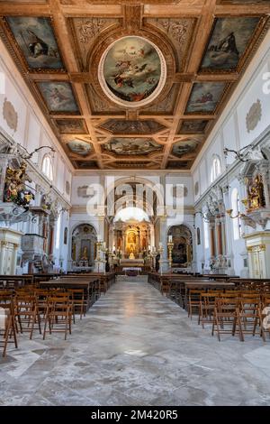 St. Église paroissiale de George (Župnijska cerkev sv. Jurija) intérieur à Piran, Slovénie. Banque D'Images