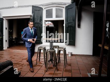 PARAMARIBO - Franc Weerwind, ministre de la protection juridique, en conversation avec la presse néerlandaise dans le Waag. Weerwind sera présent lundi à Paramaribo au nom du gouvernement néerlandais à la diffusion du discours du Premier ministre Mark Rutte sur le passé esclavagiste. ANP BART MAAT pays-bas hors - belgique hors Banque D'Images