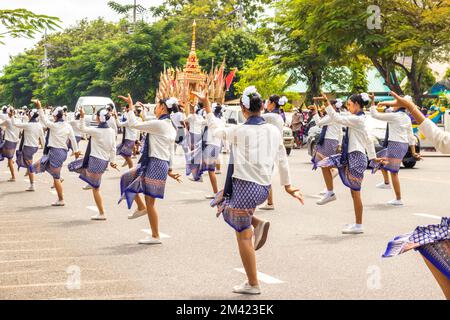 Ambiance danse dans le festival annuel de parade d'Orange ou le festival de Chak Phra qui a eu lieu dans le sud de la Thaïlande à l'automne, c'est un beau décorat Banque D'Images